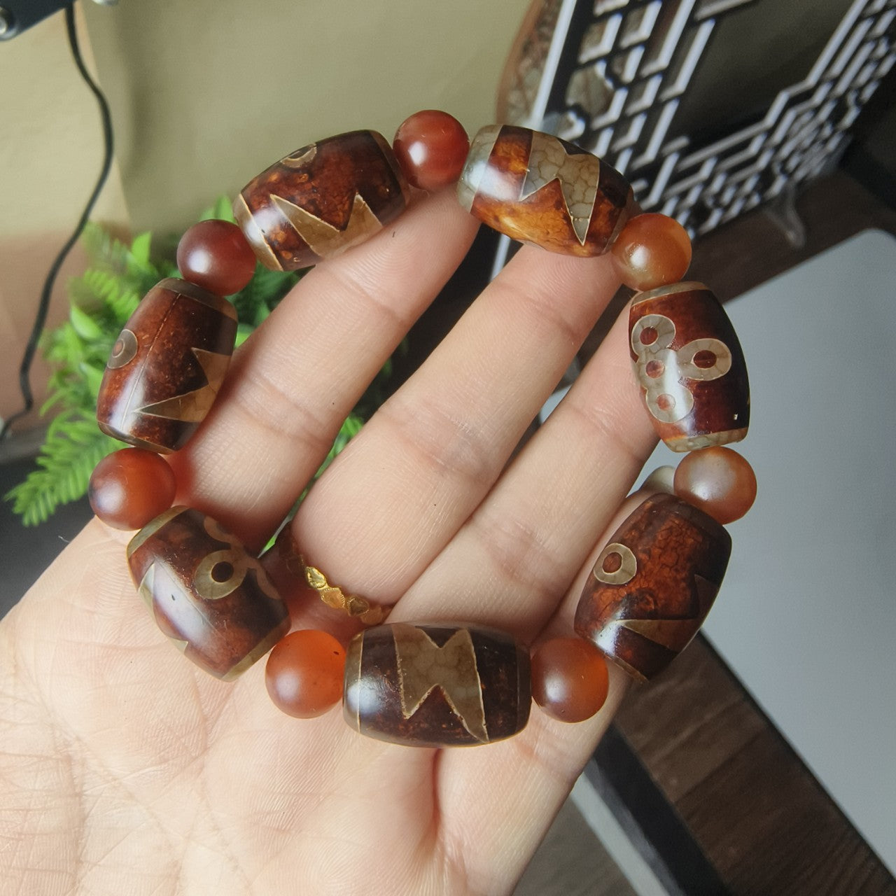 Dzi bracelets, Tibetan agate three-eyed Dzi bracelets, Tibetan nine-eyed Dzi, agate Dzi