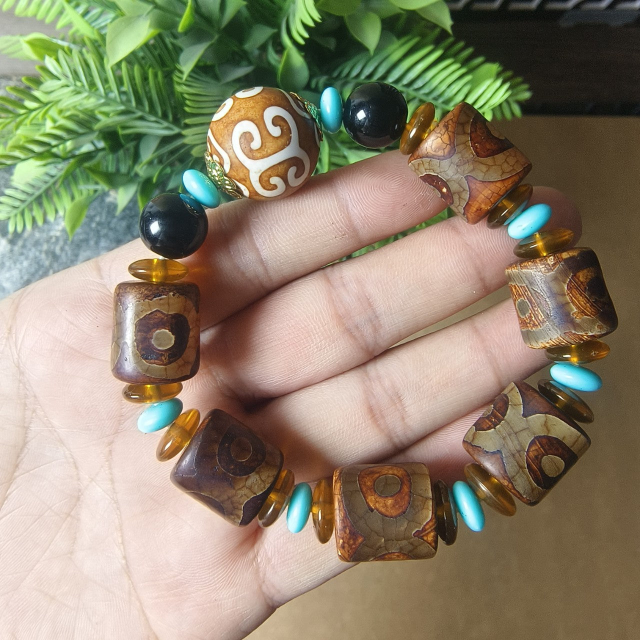 Dzi bracelets, Tibetan agate three-eyed Dzi bracelets, Tibetan nine-eyed Dzi, agate Dzi