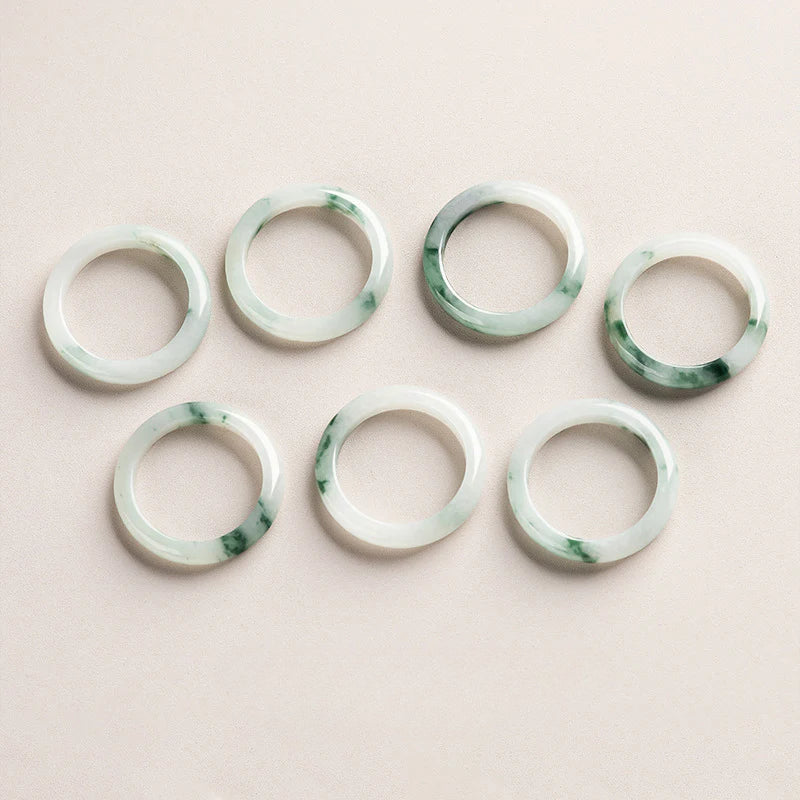 Jade “Floating Flower” Ring – Elegant and Timeless