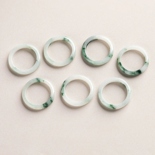 Jade “Floating Flower” Ring – Elegant and Timeless
