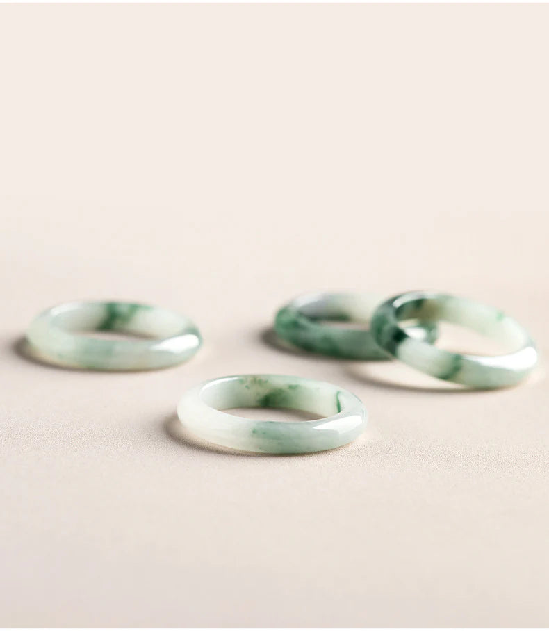 Jade “Floating Flower” Ring – Elegant and Timeless
