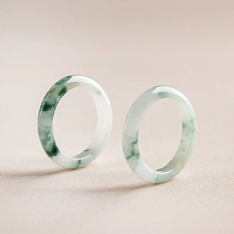 Jade “Floating Flower” Ring – Elegant and Timeless