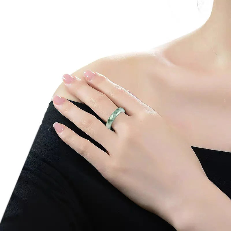 Jade “Floating Flower” Ring – Elegant and Timeless