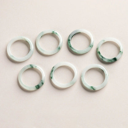 Jade “Floating Flower” Ring – Elegant and Timeless