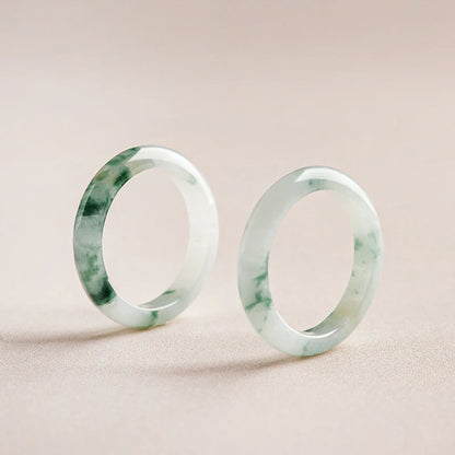 Jade “Floating Flower” Ring – Elegant and Timeless